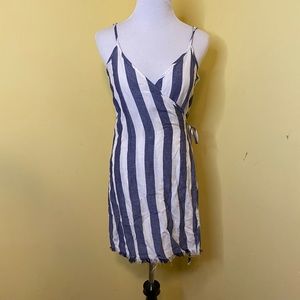 Thread & Supply Wrap Dress Stripe Size Medium Blue White